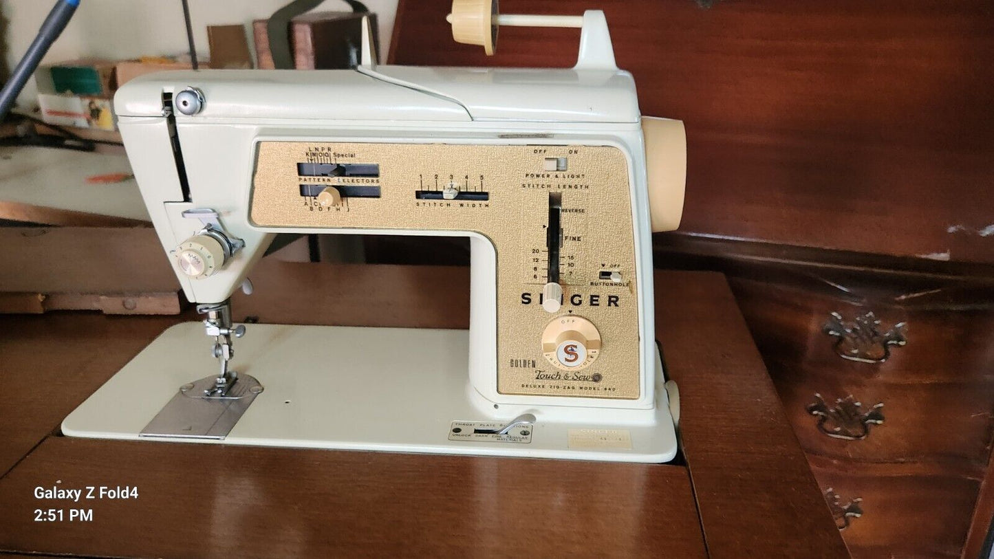 Singer Touch & Sew Deluxe Zig Zag Model 640 Sewing Machine Pedal Works Mcm Desk