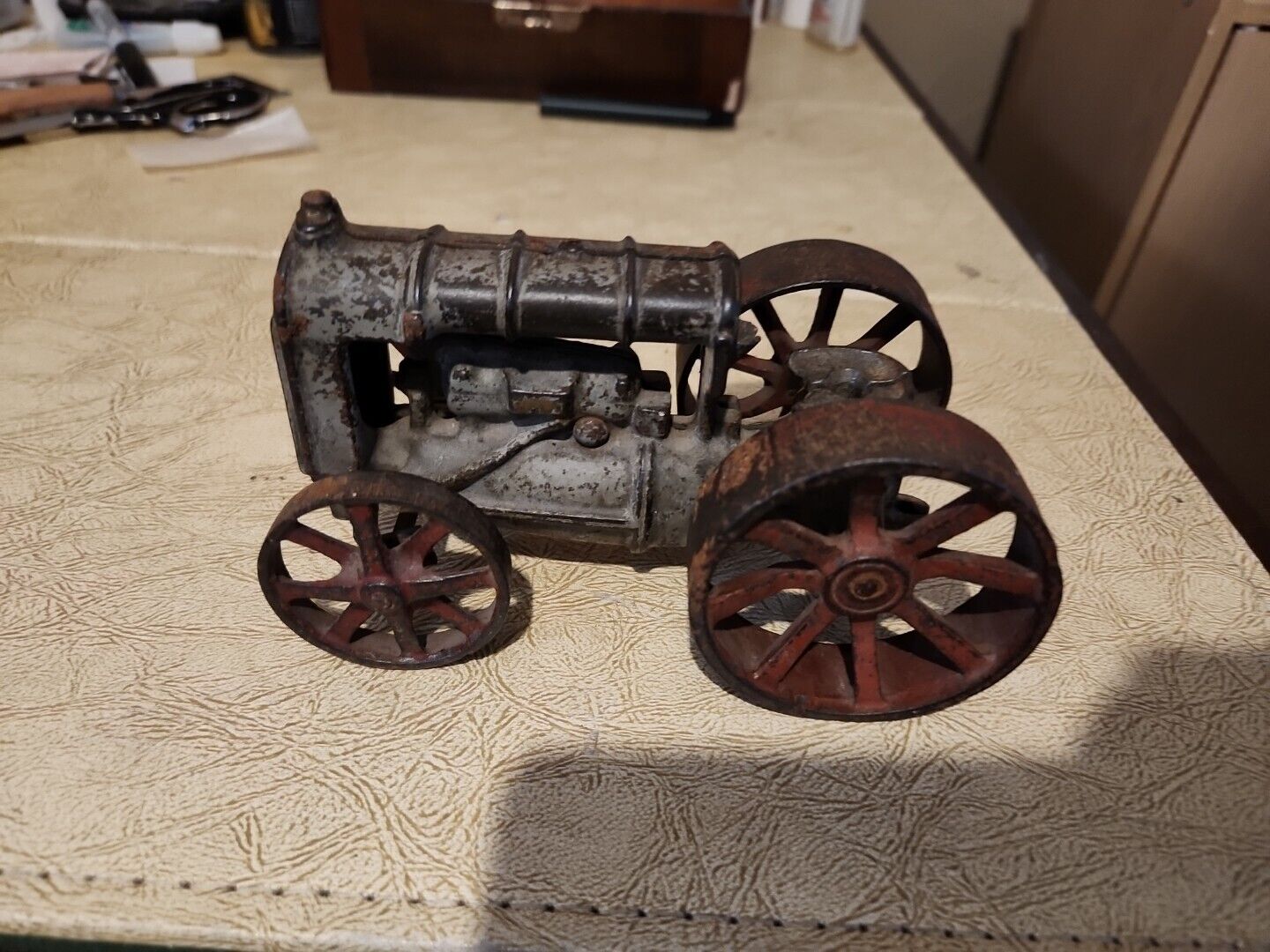 Vintage Cast Iron Fordson Tractor Farm Model No Driver Arcade Broke Wheel 