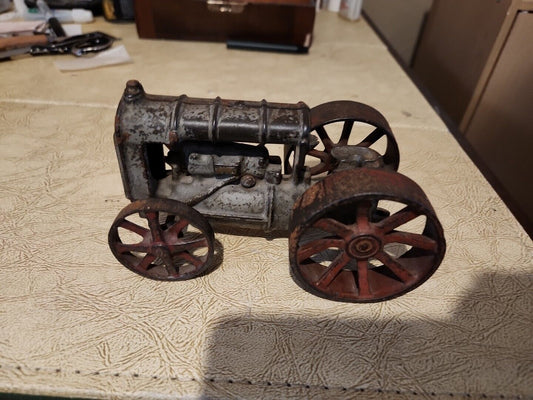 Vintage Cast Iron Fordson Tractor Farm Model No Driver Arcade Broke Wheel 