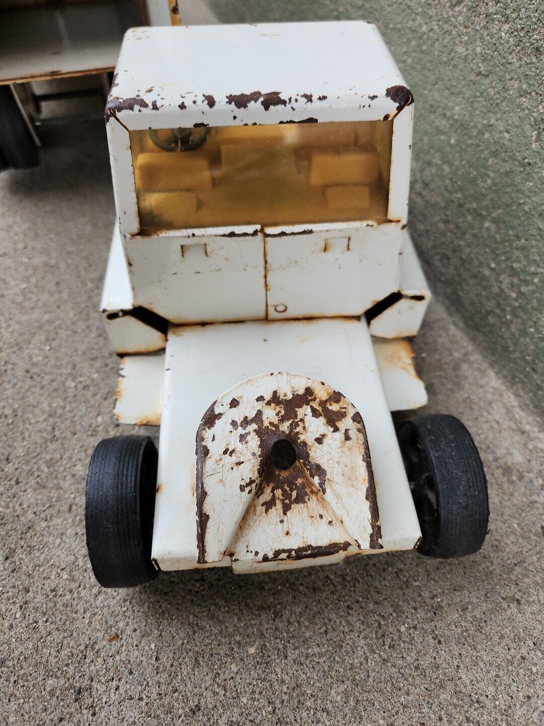 Vintage Dyersville Iowa ERTL Co TOYS advertising Pressed Steel Semi Truck white