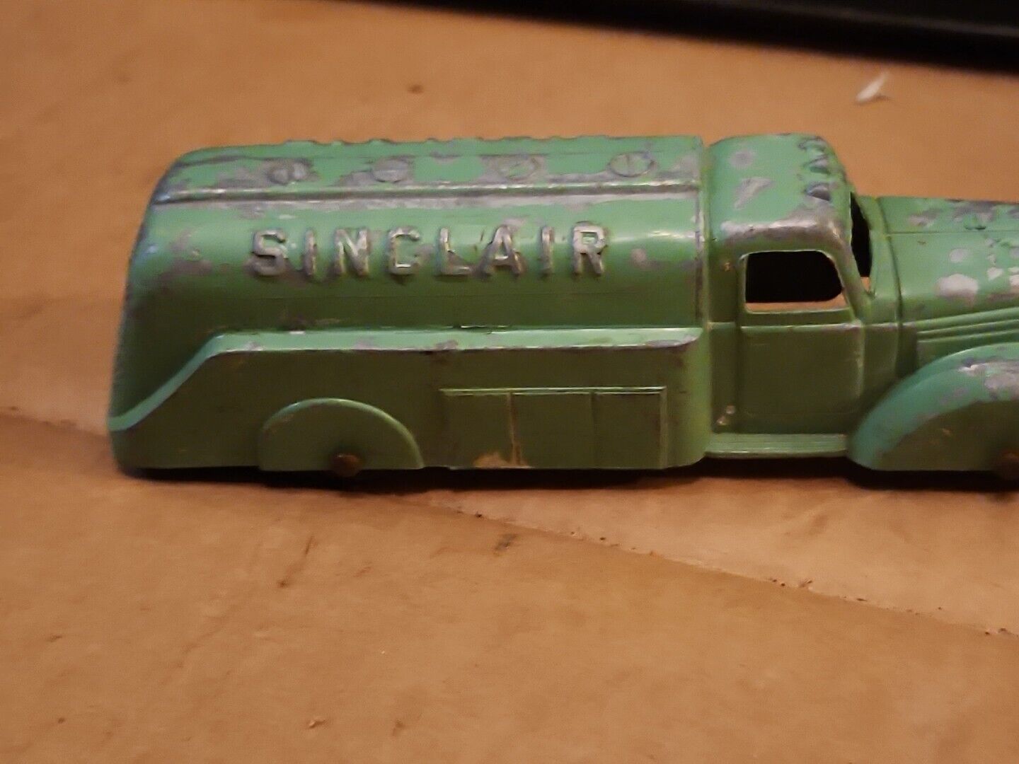 Tootsie Toys Vintage 1940's Green Metal Sinclair Gasoline Tanker Truck Toy Car