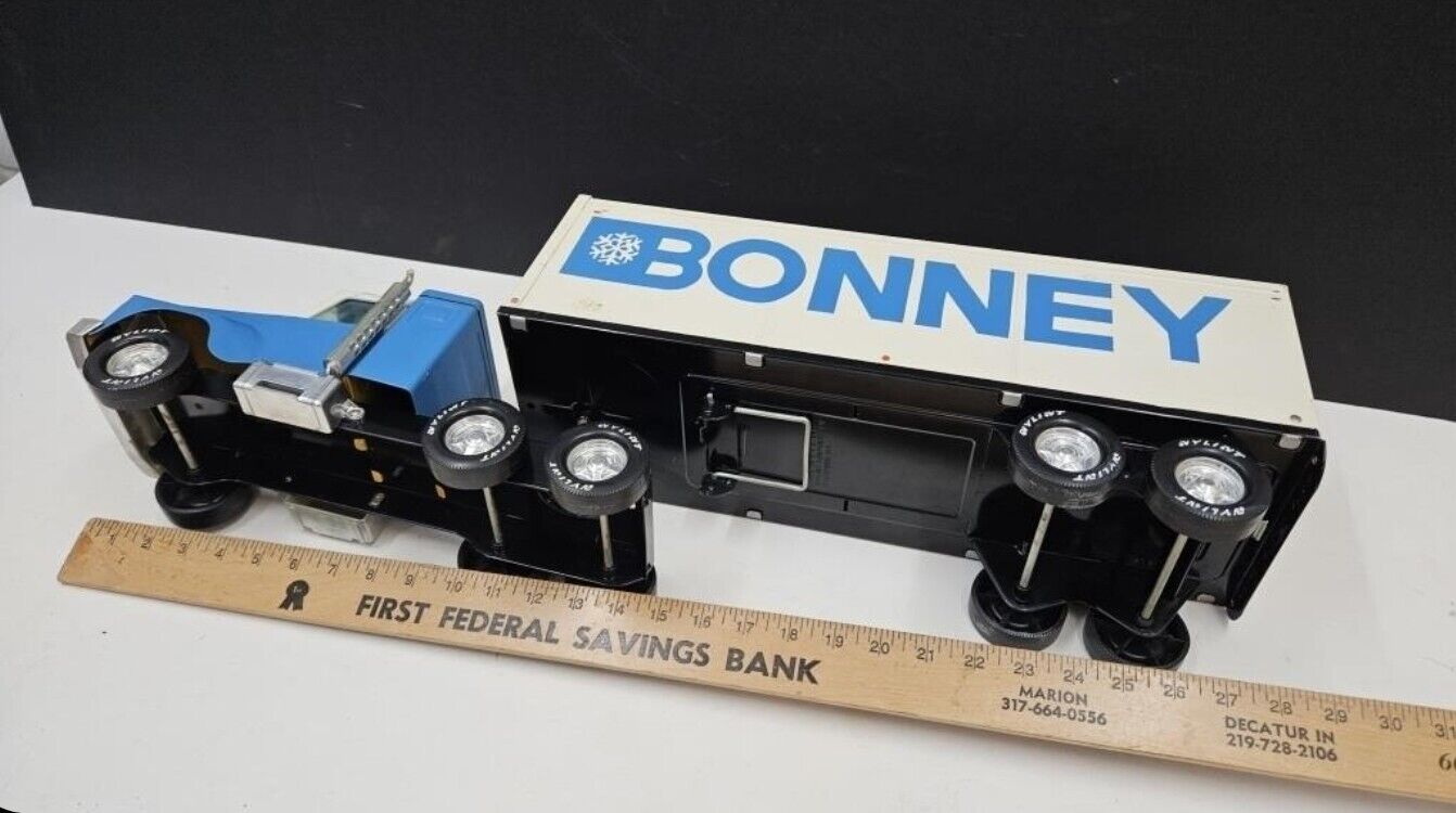 Vintage Nylint Bonnie 18 Wheeler Toy Semi Truck Tractor Trailer 