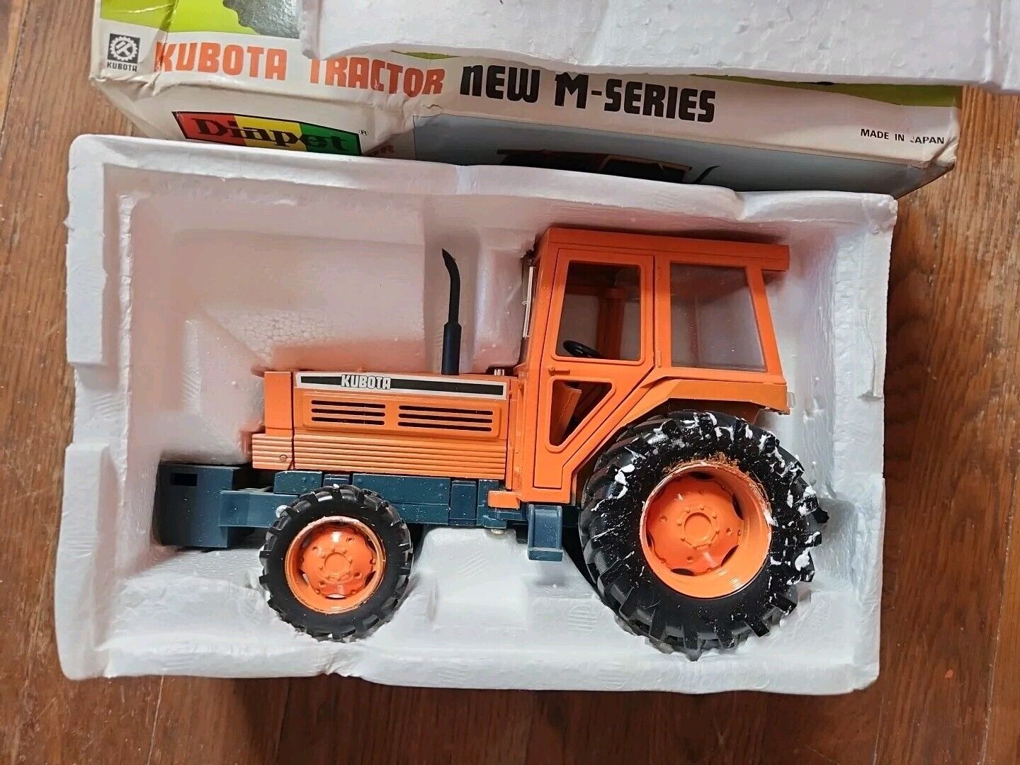 DIAPET KUBOTA TRACTOR L4200 TRACTOR BOXED YONE JAPAN NIB