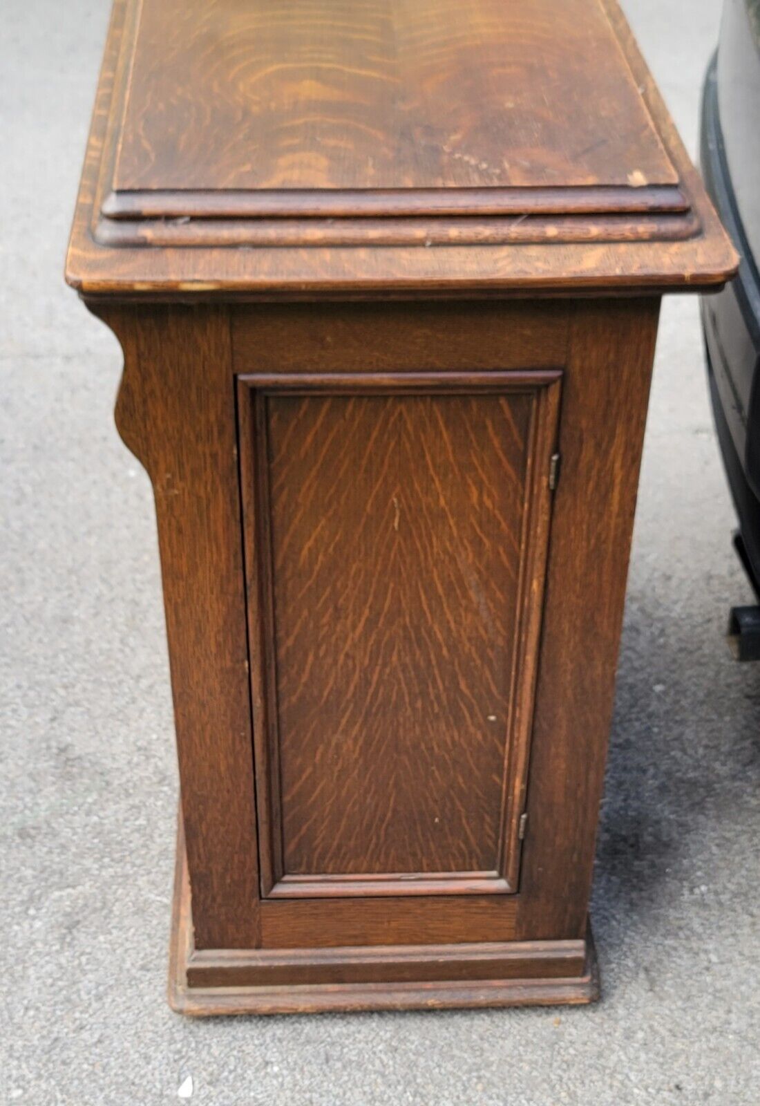 Rare Tiffany Gingerbread Singer 115 Sewing Machine In A Treadle Parlor Cabinet