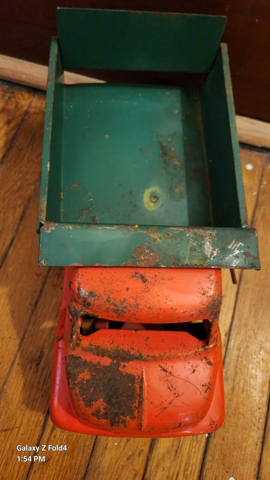 Vintage Dunwell Red & Green Dump Truck, Beautiful Original Condition