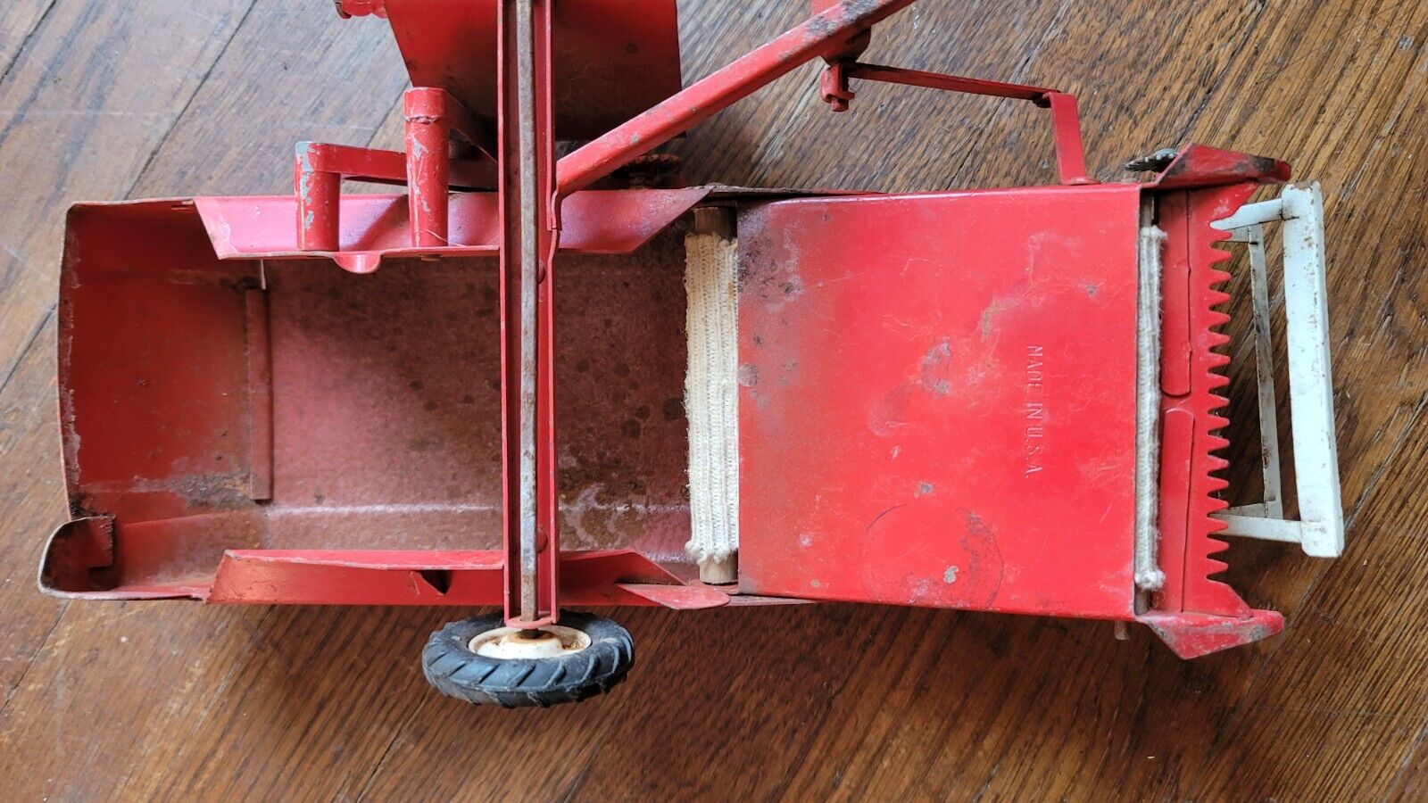 Vintage! Tru-Scale 1:16th Scale Metal Red Farm Toy Combine