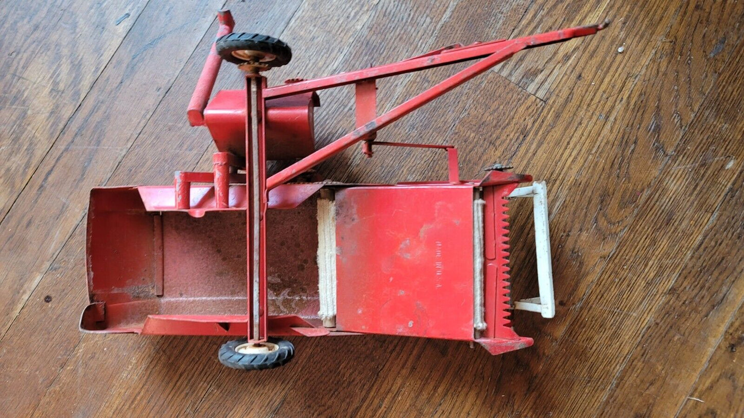 Vintage! Tru-Scale 1:16th Scale Metal Red Farm Toy Combine