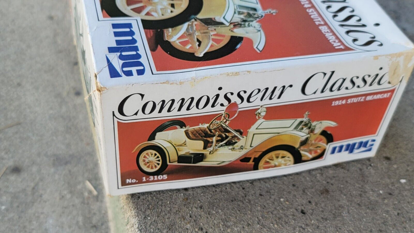 Vintage MPC Connoisseur Classic 1914 Stutz Bearcat 1/25 3105 ASTIN MARTIN DB-6