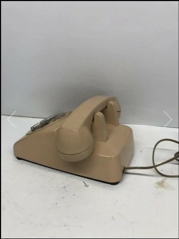 Vintage GTE Automatic Electric Model 80 Rotary Telephone Beige Tan Phone 1975