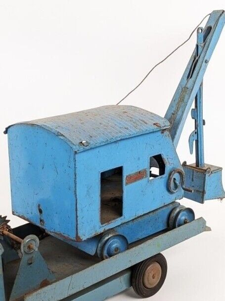 EARLY STRUCTO DIAMOND T CAB FLATBED TRUCK W/STEAM SHOVEL SET Collectible Toys 