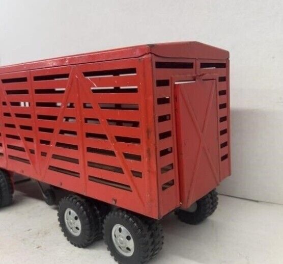 VINTAGE  TONKA  LIVESTOCK RESTORED EXC COND  TOY TRUCK  Farm Barn Man Cave Toys 