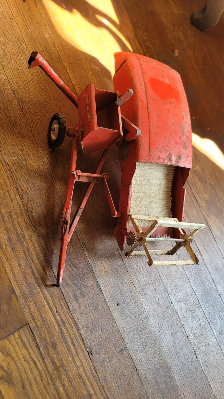 Vintage! Tru-Scale 1:16th Scale Metal Red Farm Toy Combine