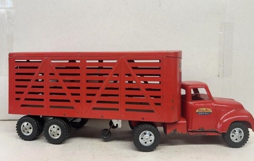 VINTAGE  TONKA  LIVESTOCK RESTORED EXC COND  TOY TRUCK  Farm Barn Man Cave Toys 