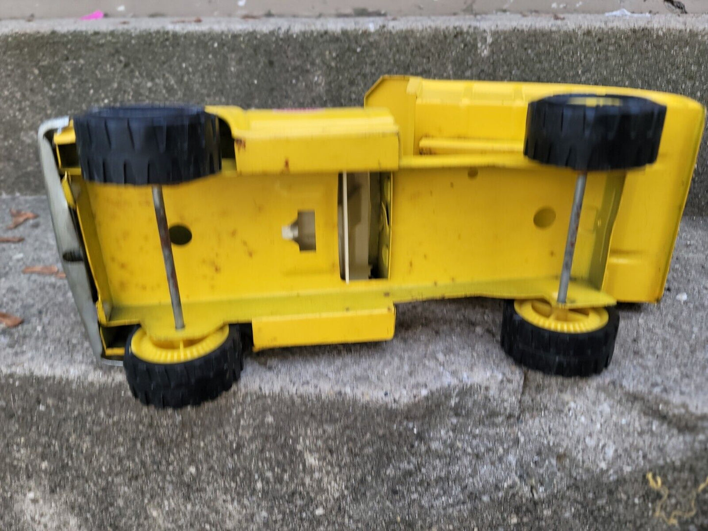 Vintage Tonka Pressed Steel 1970s XR-101 Yellow Dump Truck Original 