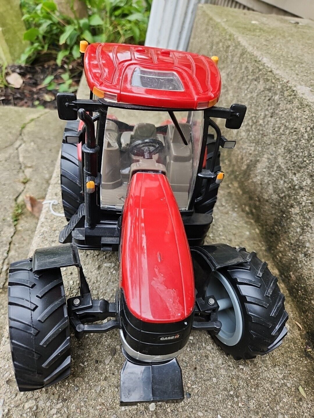 Britain's Ertl CASE IH PUMA 180 Red Farm TRACTOR Toy W Lights & Sounds 12" Long