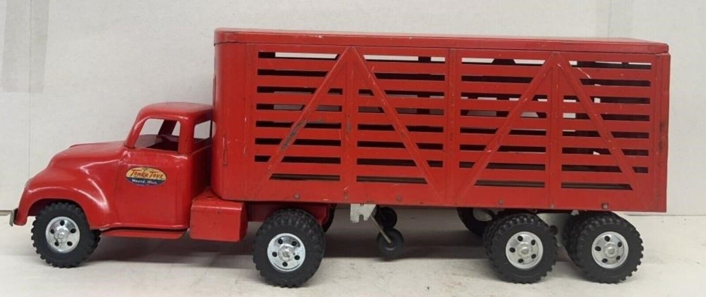 VINTAGE  TONKA  LIVESTOCK RESTORED EXC COND  TOY TRUCK  Farm Barn Man Cave Toys 