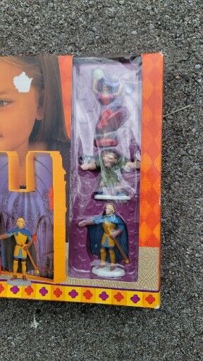 Mattel Disney Playset with 3 Figures Hunchback Notre Dame Cathedral Vintage /NEW