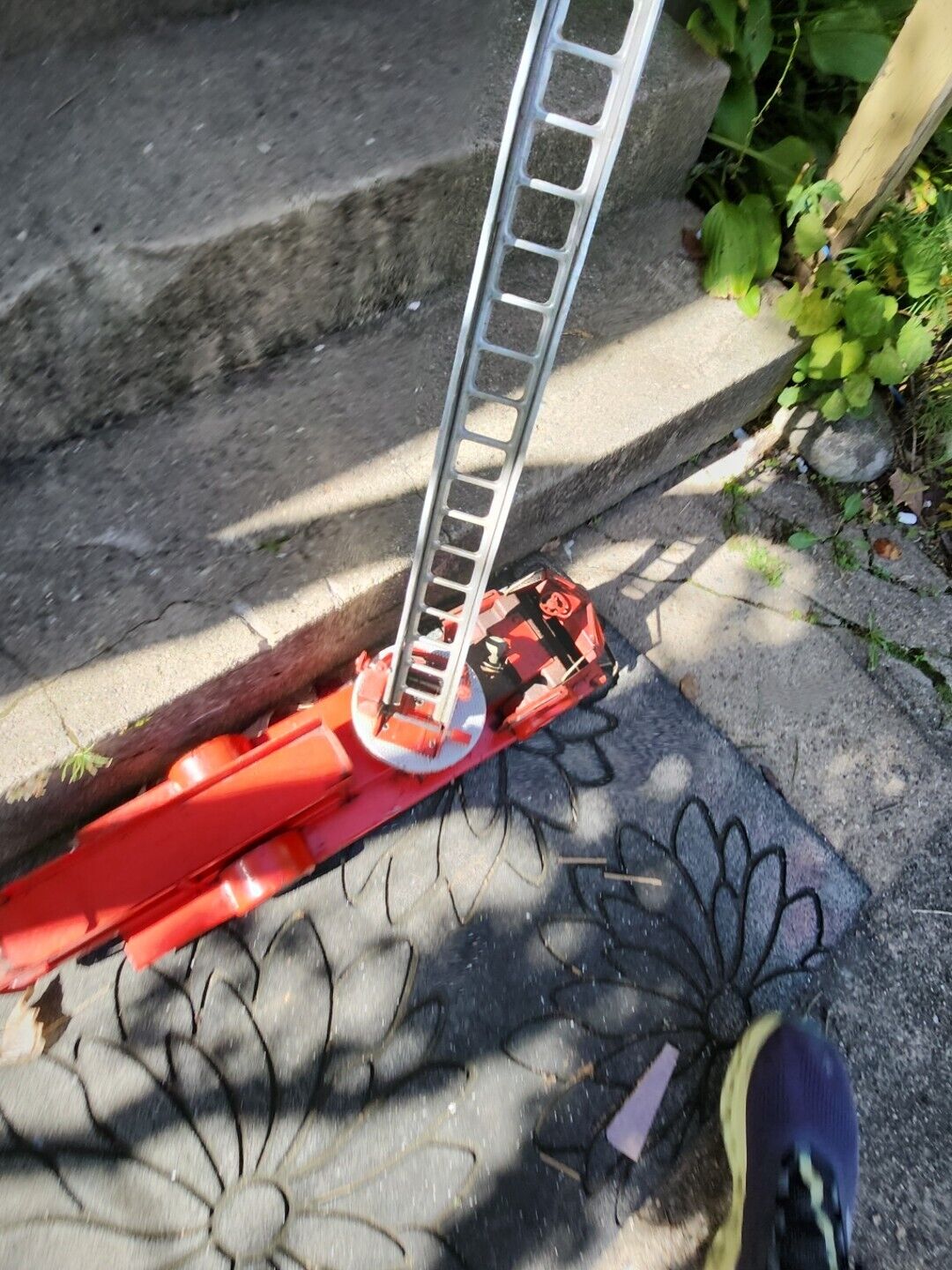 Vintage Doepke Rossmoyne Model Toys Ladder Fire Truck Pressed Steel 1950s