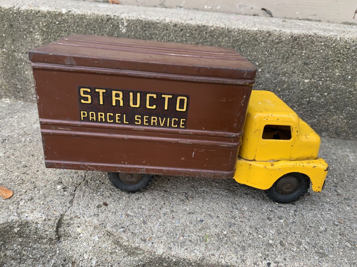 Vintage 50's Structo Parcel Service Truck Steel Yellow Brown Kids Toy