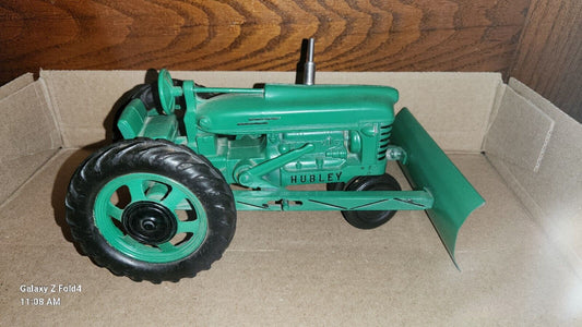 VINTAGE 50S Green  HUBLEY DIECAST TRACTOR W/ Blade WITH STEERING Very Nice