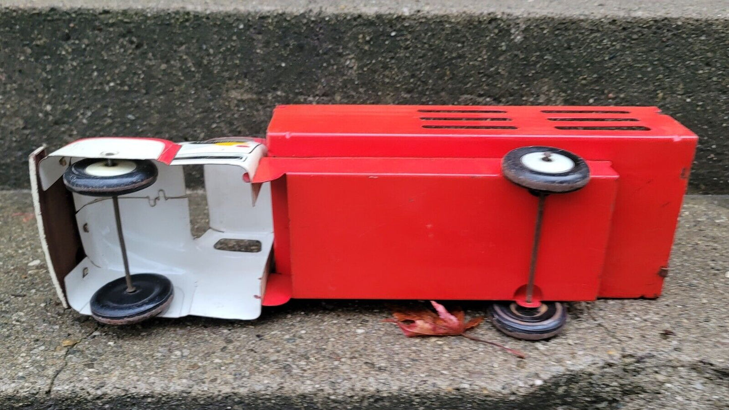 Vintage 1950s WYANDOTTE Toy Stake Livestock Farm Truck Steel X-207 Red 16”