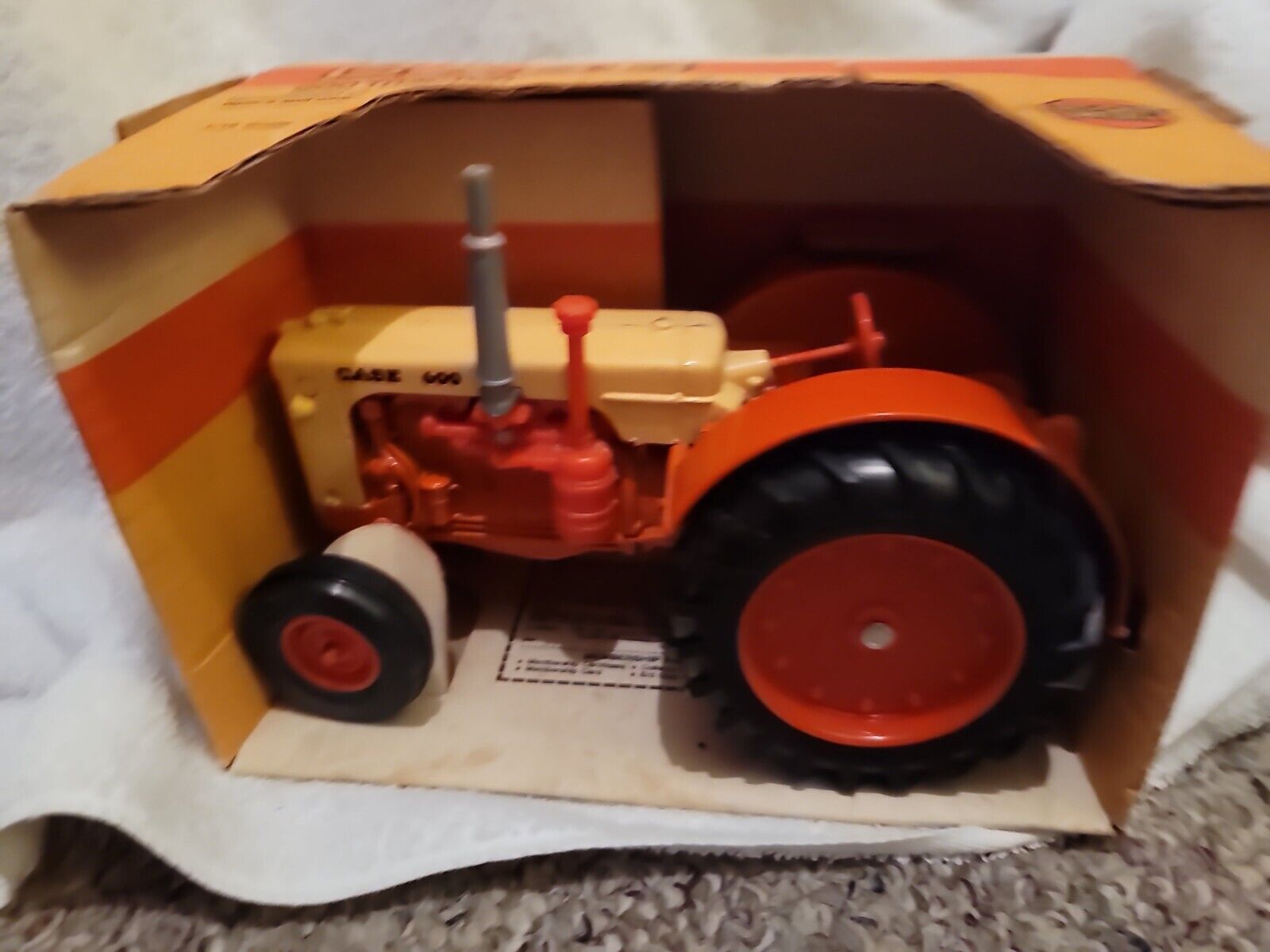 Vintage Case 600 Tractor 1986 vintage 1/16 Tractor Barn Find not