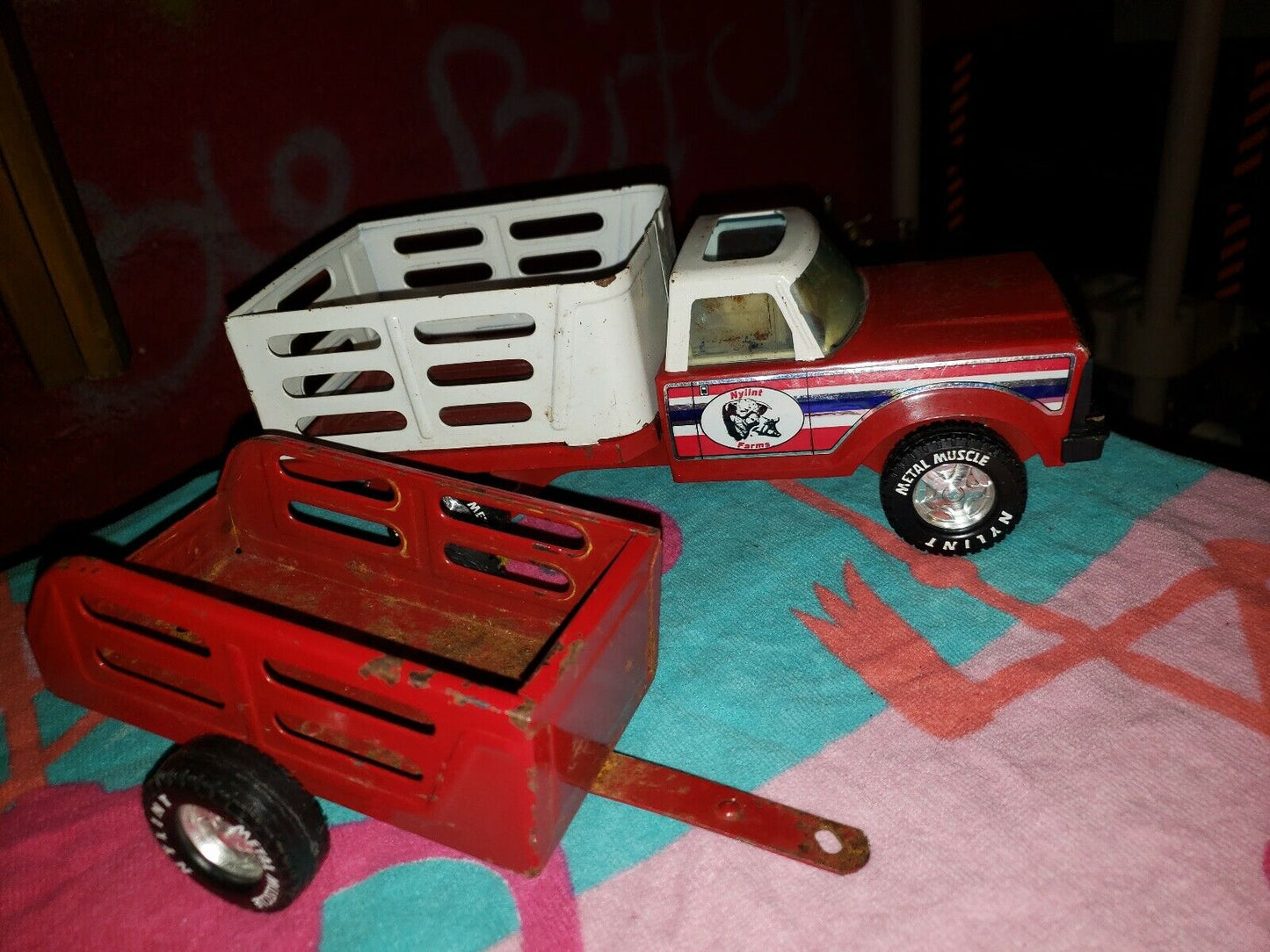 NYLINT FARMS RED FLAT BED PICK UP TRUCK W/ FENCE & TRAILER PRESSED STEEL RARE 