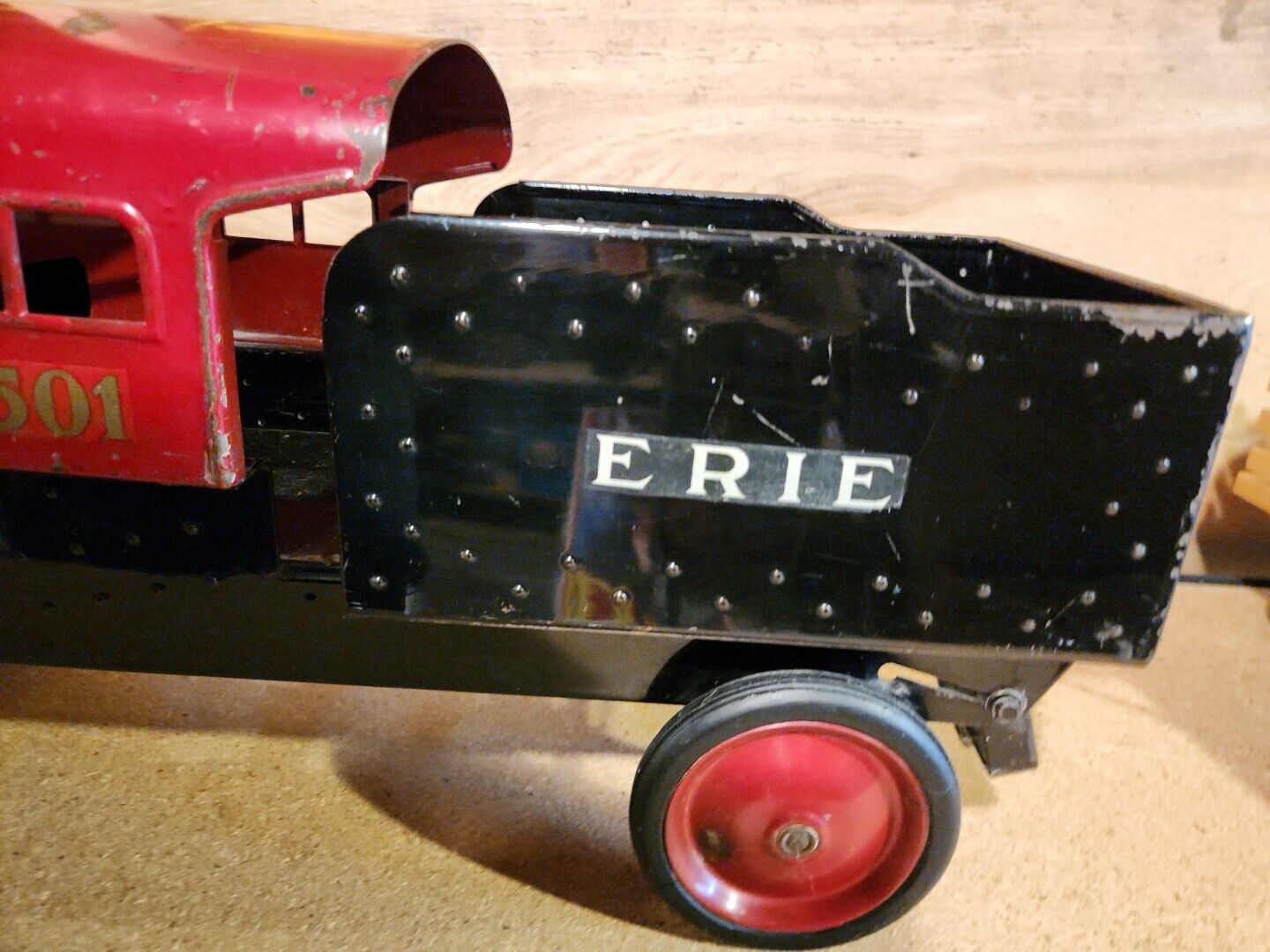 VINTAGE STEELCRAFT ALL ORIGINAL RIDE ON "ERIE" LOCOMOTIVE TRAIN 23”