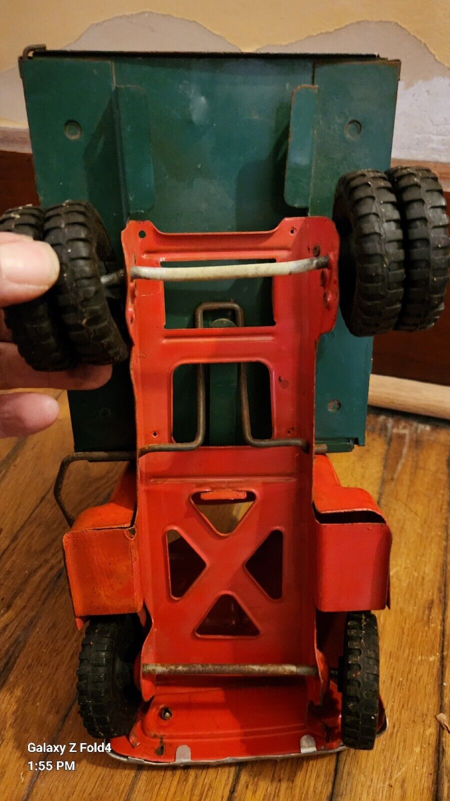 Vintage Dunwell Red & Green Dump Truck, Beautiful Original Condition