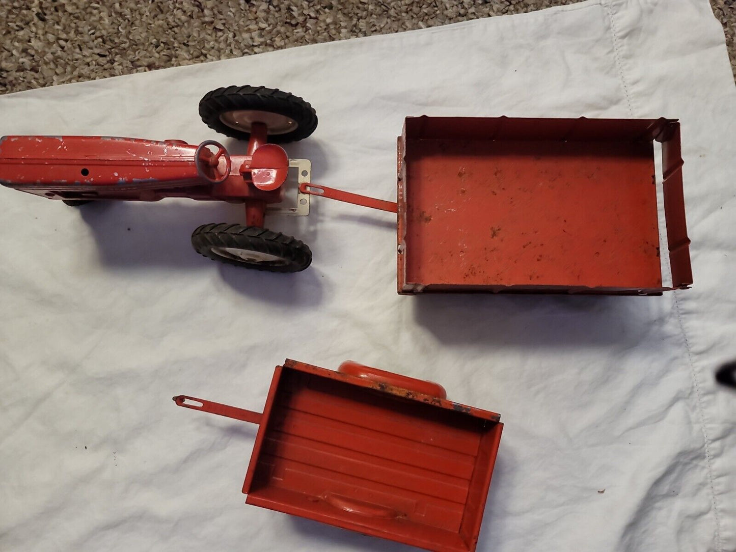 Vintage Red Tru-Scale TRACTOR & 2 Wheel Tractor Trailer & 4 Wheel Grain Trailer 