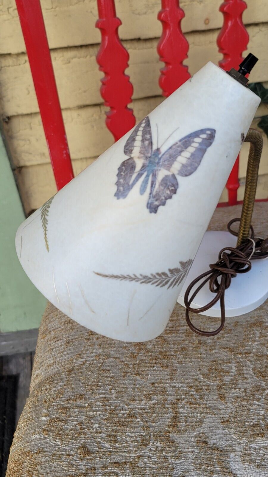 Vintage MCM Gooseneck Desk Lamp White Base W/Ferns & Butterfly Cone Works