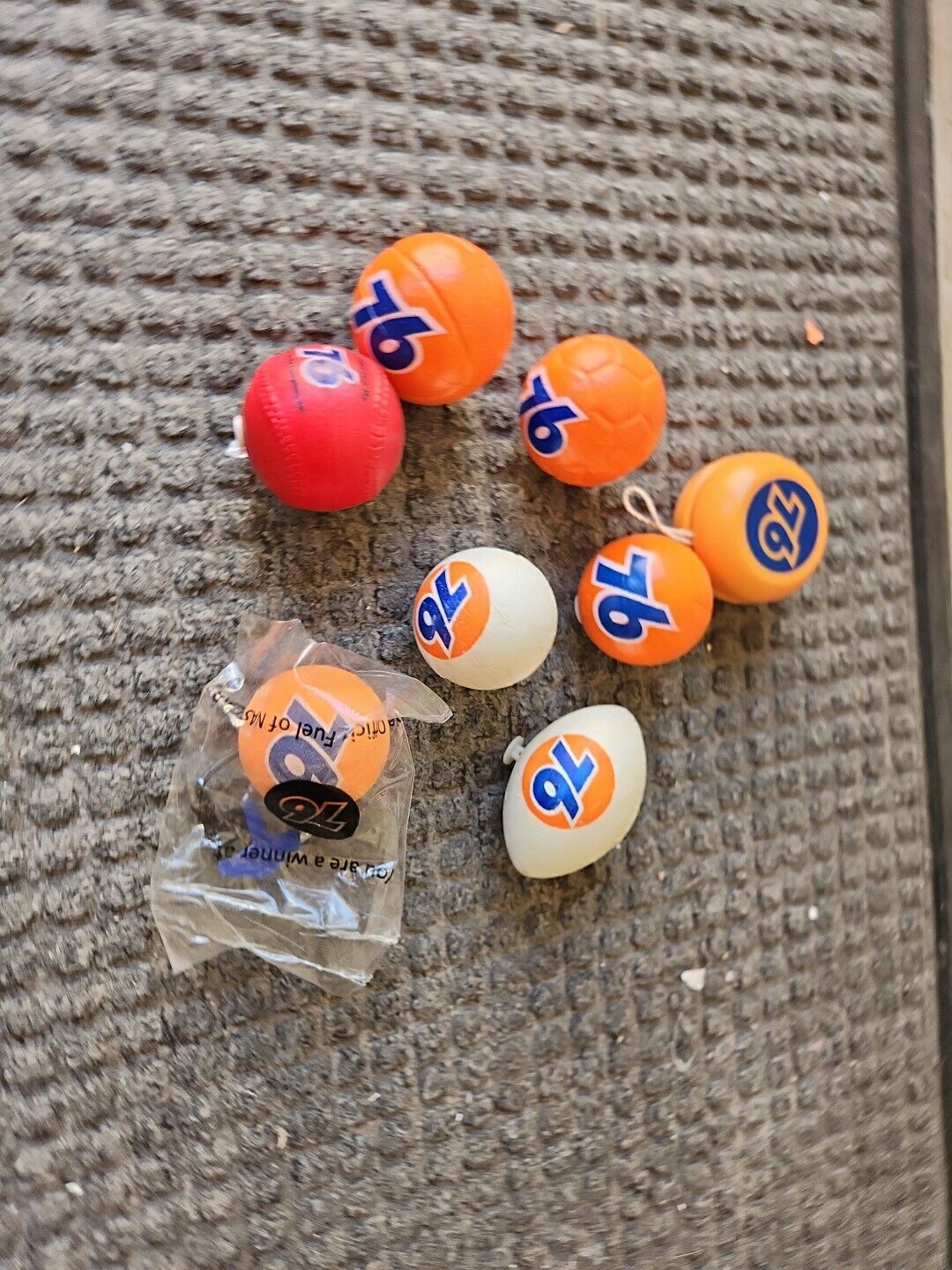 Vintage 76 Gasoline Orange Logo Promotional Antenna Football Balls Soccer Yo Yo