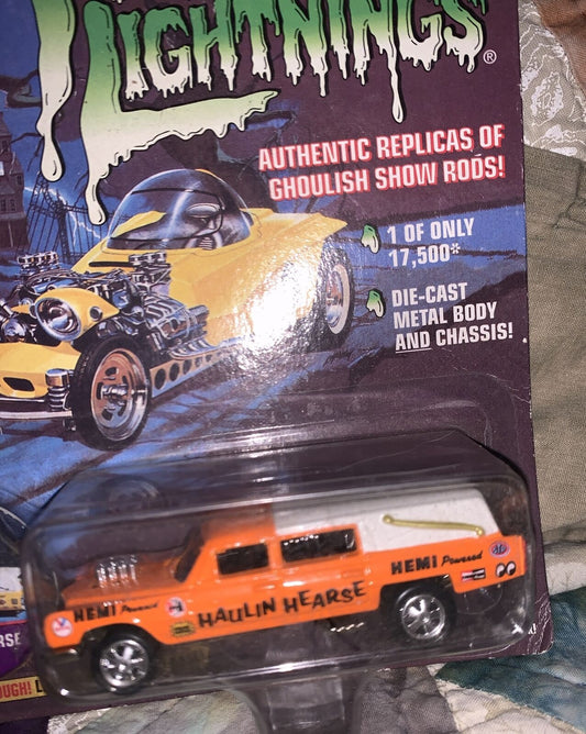 Johnny Lightning Haulin' Hearse Fright'ning Lightnings #411-01 NRFP 1997 1:64