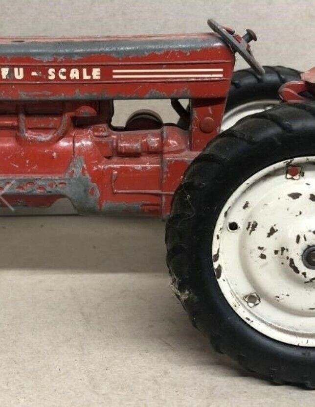 Vintage Tru-Scale 1:16 RED Farm Tractor - Made in USA - Vintage Agriculture