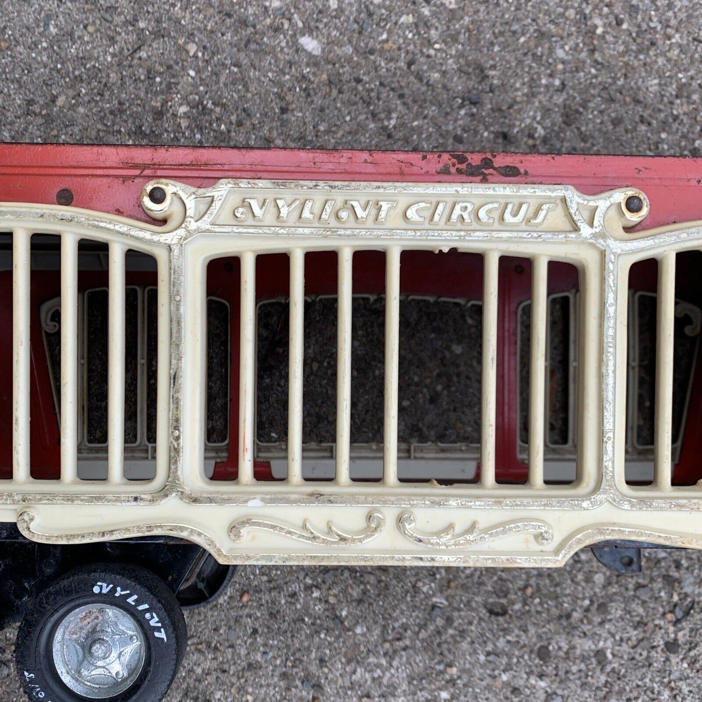 VINTAGE Nylint Pressed Steel 1970's Yellow Tractor / Nylint Circus Trailer ONLY