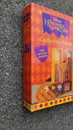 Mattel Disney Playset with 3 Figures Hunchback Notre Dame Cathedral Vintage /NEW