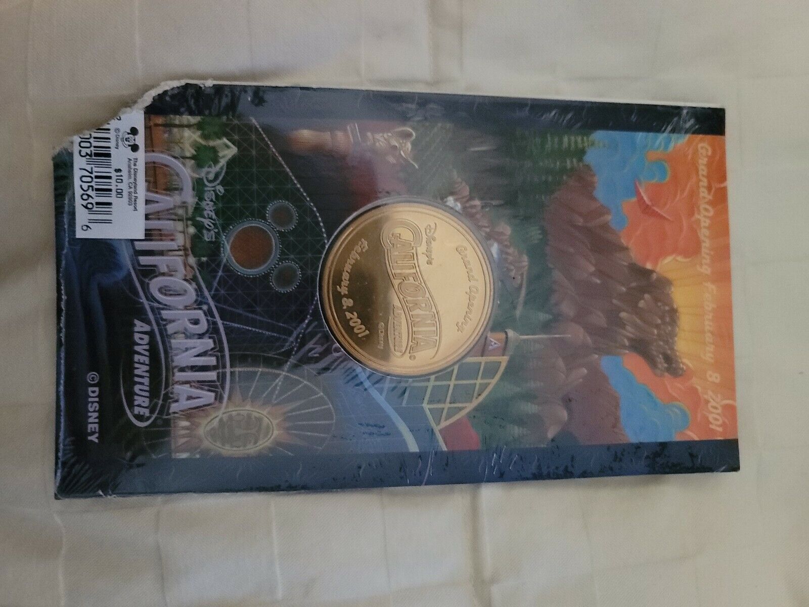 NIP DISNEY CALIFORNIA ADVENTURE 2001 GRAND OPENING INAUGURAL COIN COMMEMORATIVE