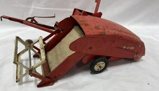 Tru Scale Combine Pull Type Red White for tractor VINTAGE  Toy 1/16 Original 