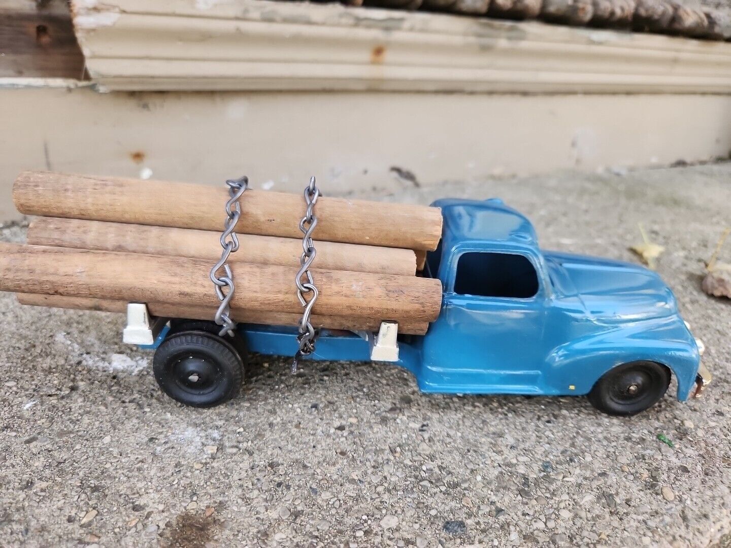 Vintage Restored Hubley Kiddie Logging Truck #469 Orange With 5 Logs Chain 