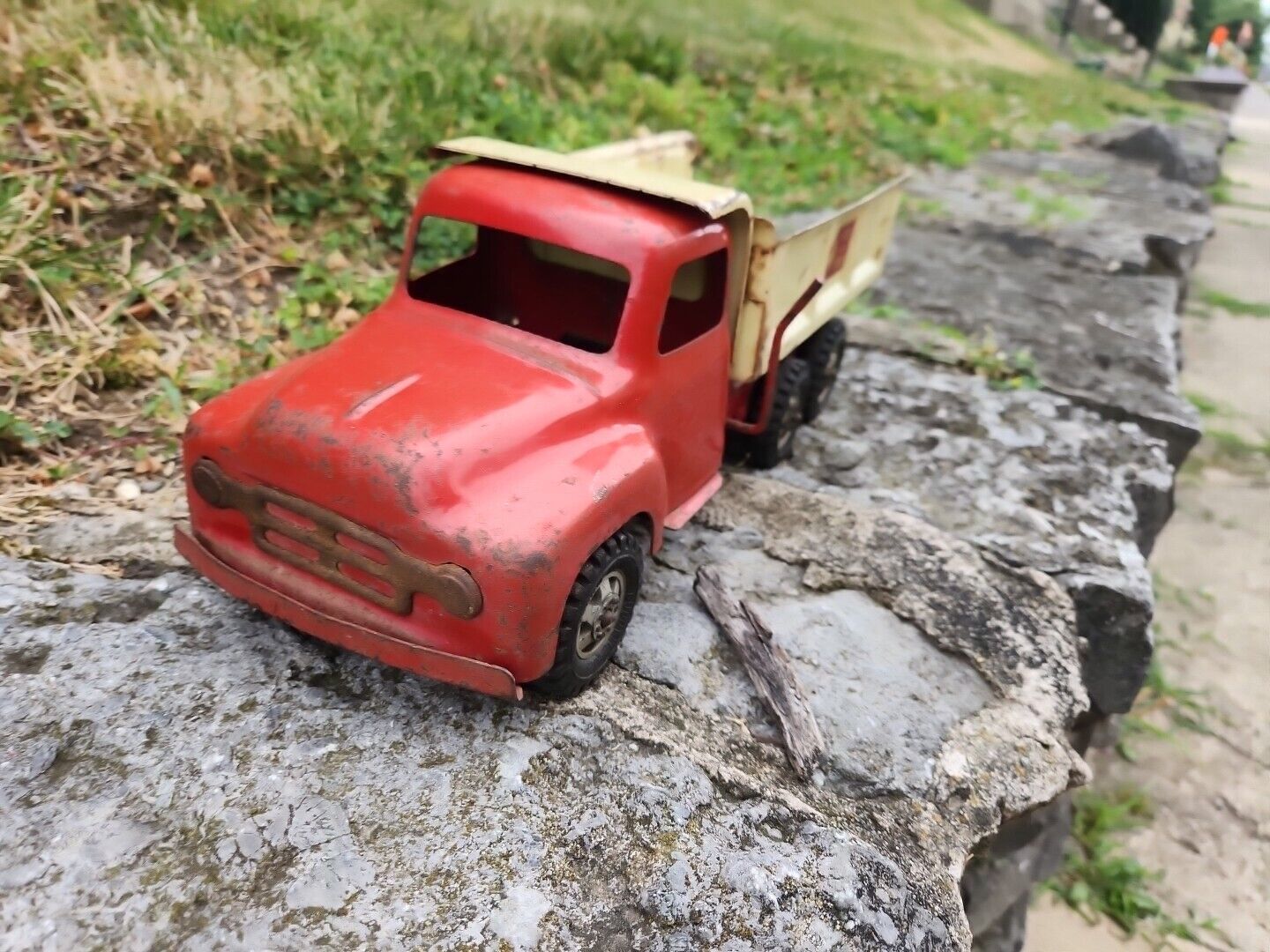 Vintage 1950s/1960s Buddy L  Dump Truck Pressed Steel 