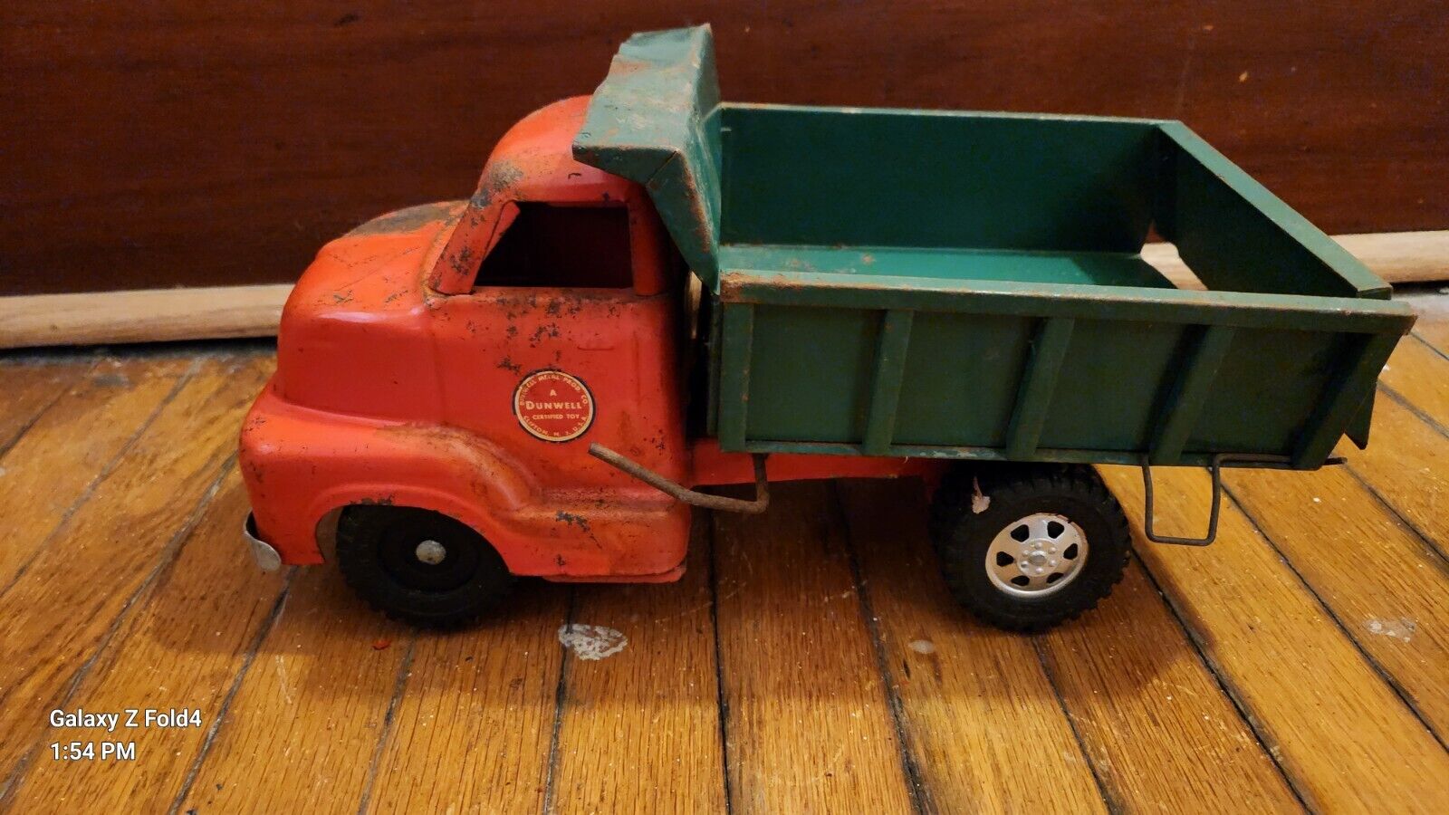 Vintage Dunwell Red & Green Dump Truck, Beautiful Original Condition