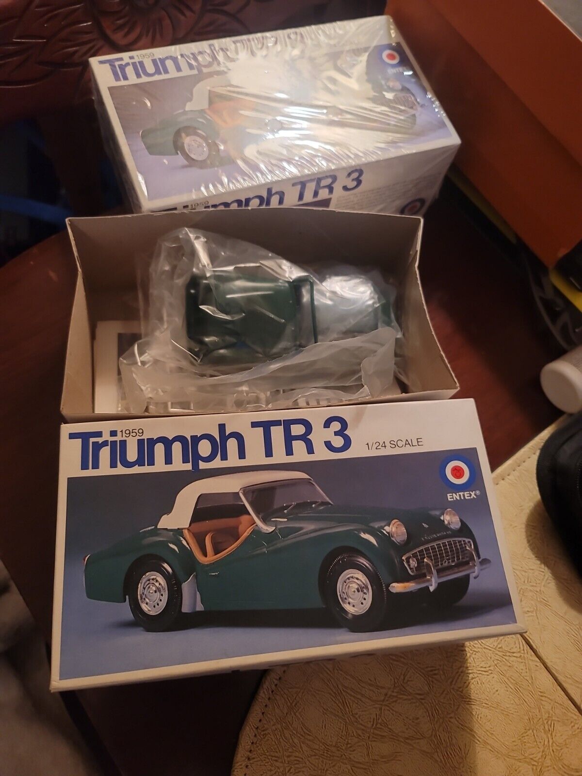 Vintage lot of 2 Entex 1959 Triumph TR3 #9112 Model Kit 1:24 