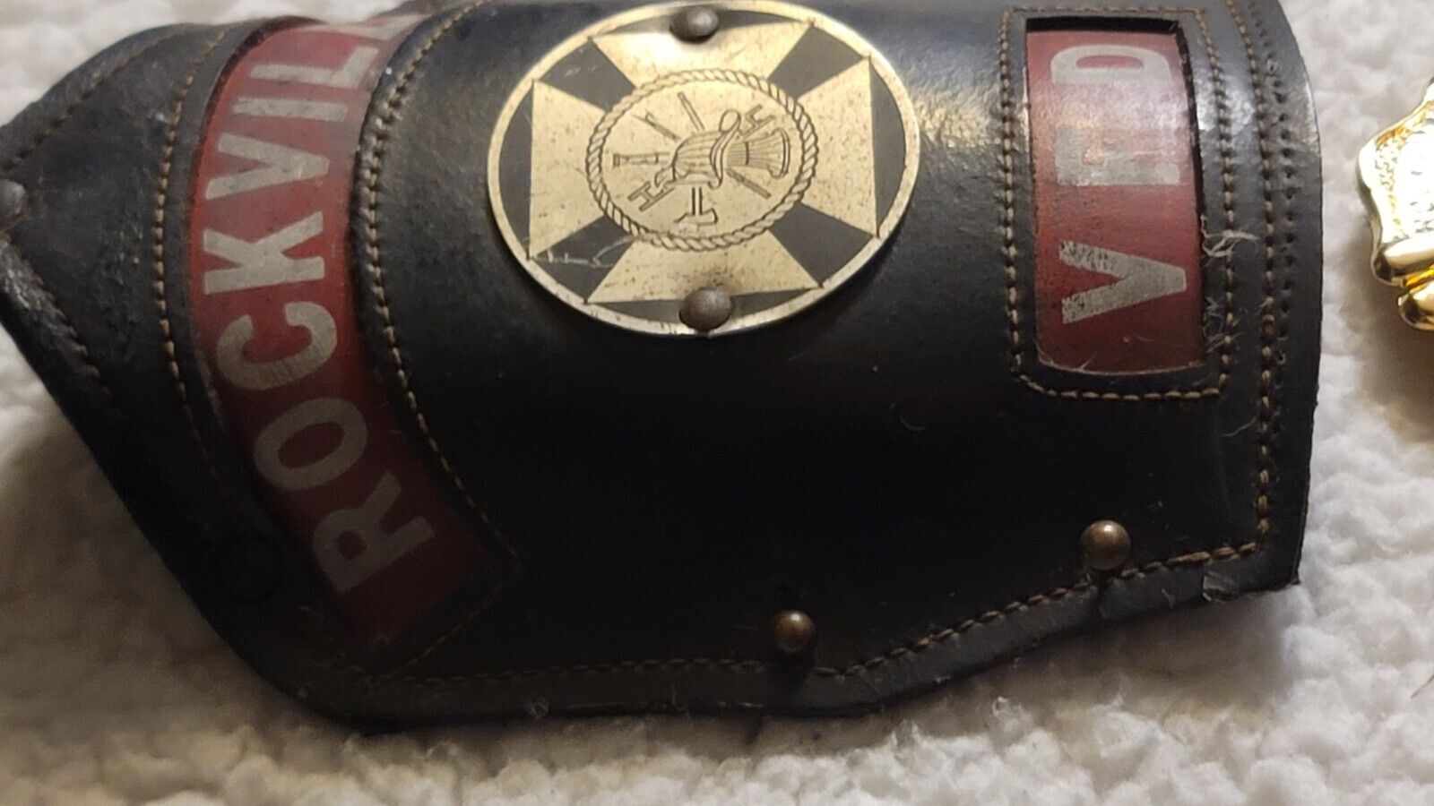 VINTAGE Rockville VFD CAIRNS BROS ?  FIREMAN Leather Shield 