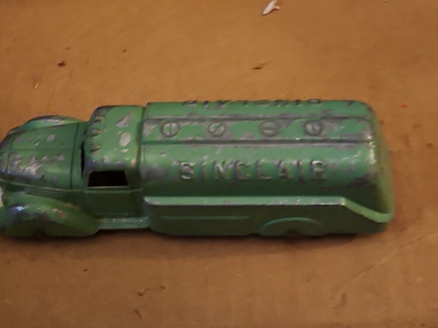 Tootsie Toys Vintage 1940's Green Metal Sinclair Gasoline Tanker Truck Toy Car