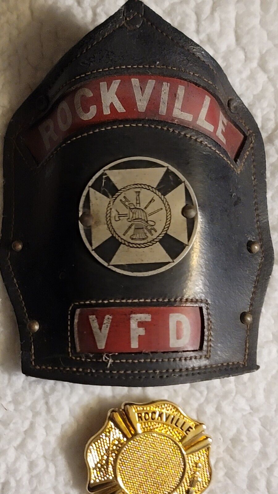 VINTAGE Rockville VFD CAIRNS BROS ?  FIREMAN Leather Shield 