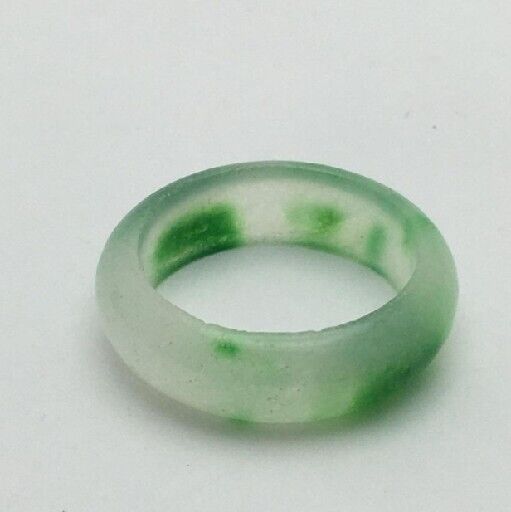 LIGHT GREEN WHITE JADE ETERNITY BAND RING SIZE 9 2.8 GRAMS