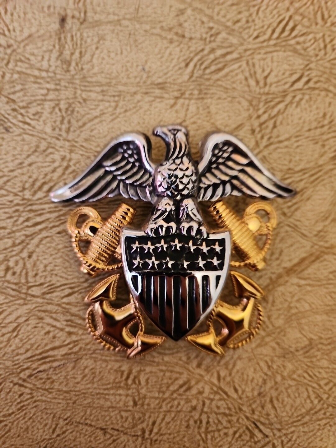 WWII WW2 US NAVY OFFICERS LARGE EAGLE HAT METAL MILITARY BADGE