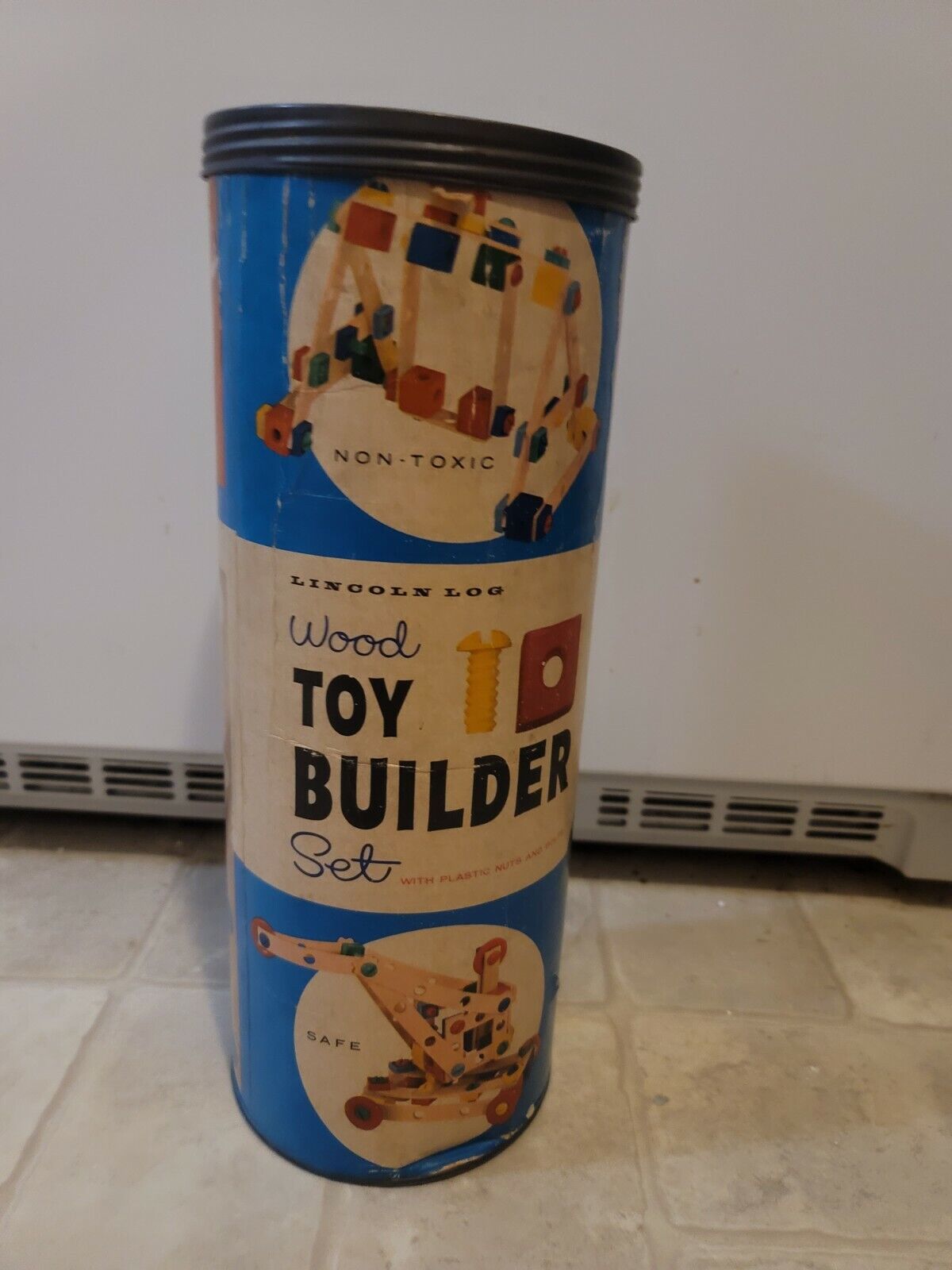 Vintage Lincoln Log WOODEN TOY BUILDER SET Over 31 Pieces 