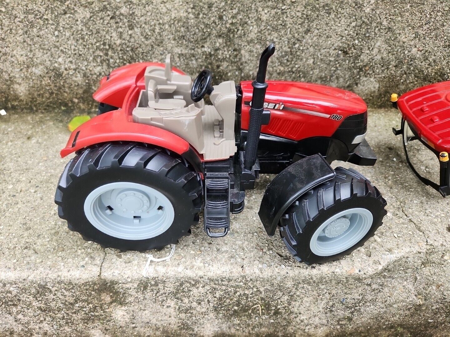 Britain's Ertl CASE IH PUMA 180 Red Farm TRACTOR Toy W Lights & Sounds 12" Long