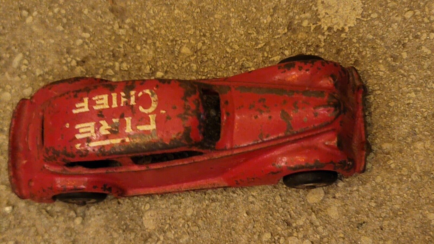 Vintage ARCADE CAST IRON RED FIRE CHIEF CAR HUBLEY 5½" 